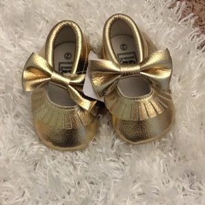 ❗❗SOLD Baby girl shoes size 2. Never worn.